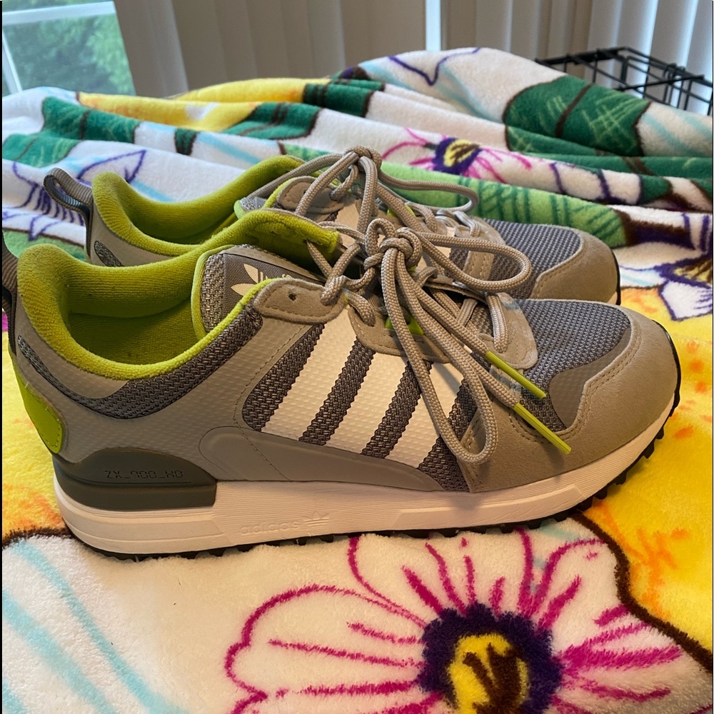 Adidas Gray/Green Sneakers
